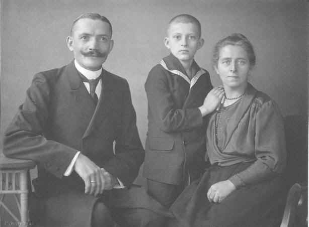 Auguste und August Schnadt mit Sohn Walter